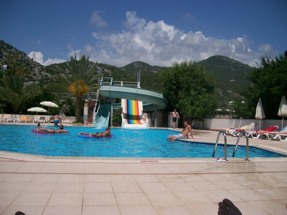 Pool hinterm Haus Club Hotel Mirabell