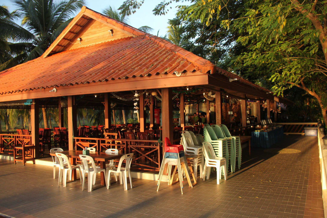 Restaurant auf der Terrasse Hotel Bayview Beach Resort