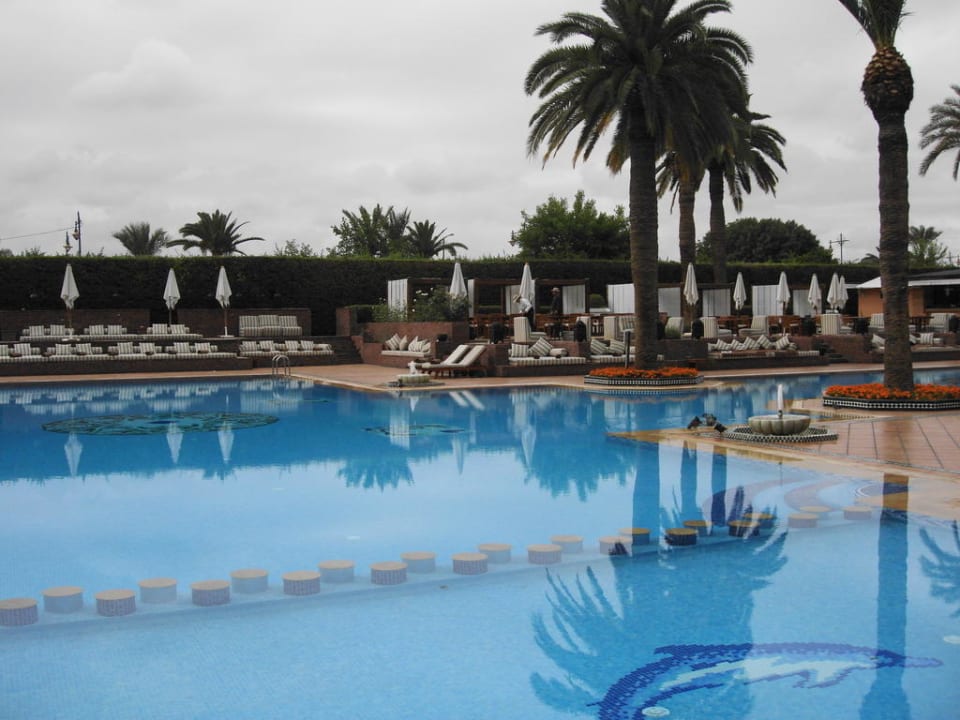 Teil der Poolanlage Hotel Sofitel Marrakesch Lounge & Spa