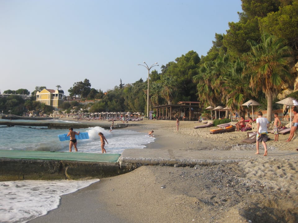 Hotelstrand - KIesstrand - evtl. Badeschuhe... Hotel Pine Bay Holiday Resort