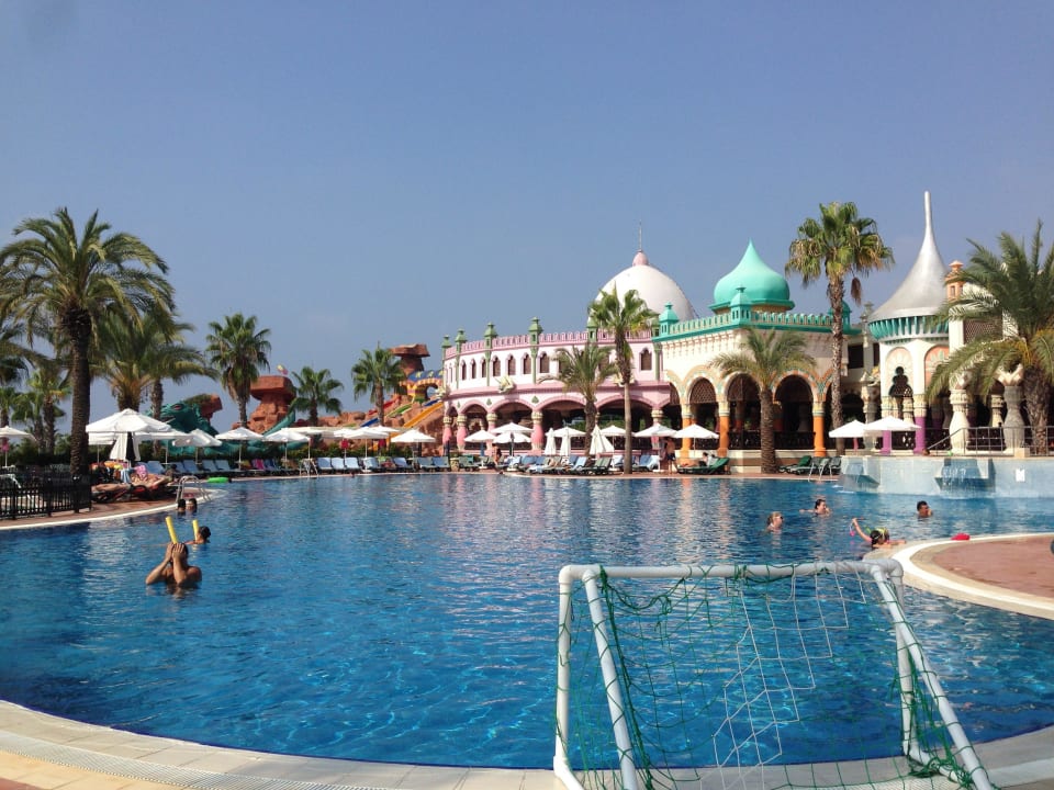 Unterer Pool in dem es immer Animation gab Kamelya Aishen Club