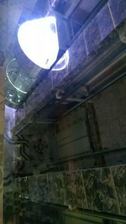 Schimmelpilz im Fahrstuhlschacht Alan Xafira Deluxe Resort & Spa