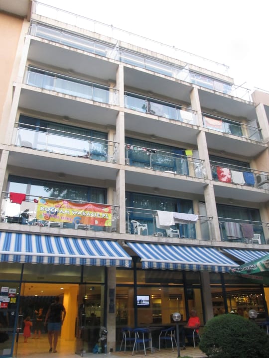 Eingang Hotel Holiday Park