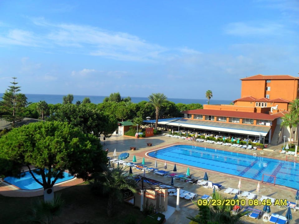 Pool, Gartenanlage Club Turtas Beach Hotel