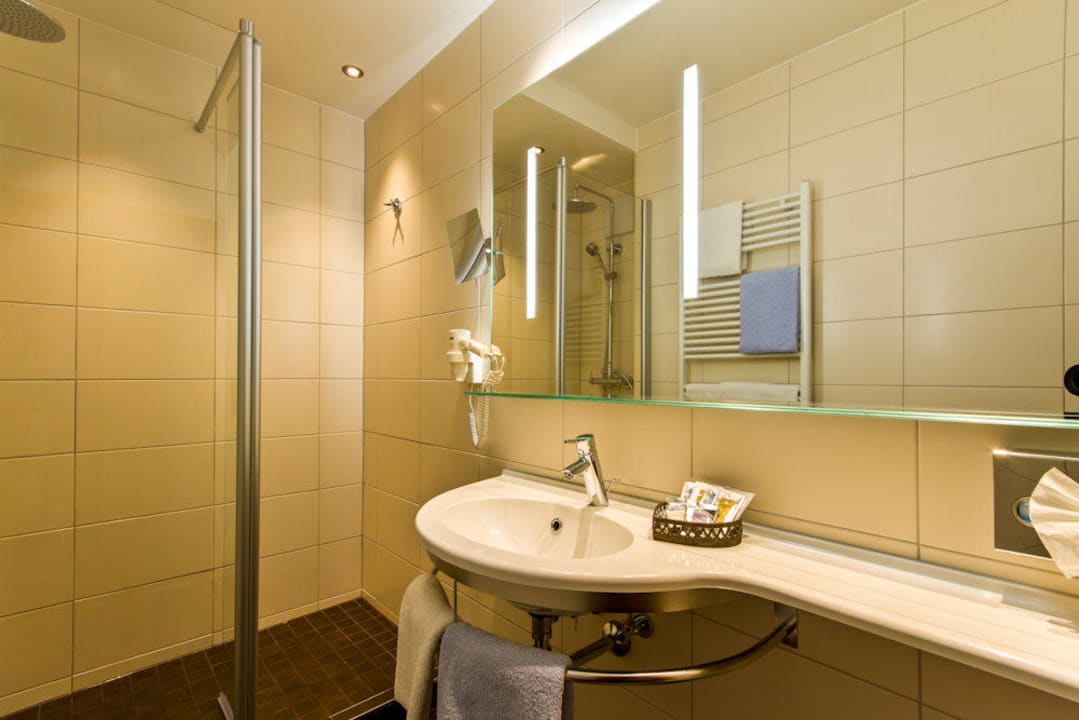 Zimmer Rubyhorn DeLuxe Bad Hotel Bergruh
