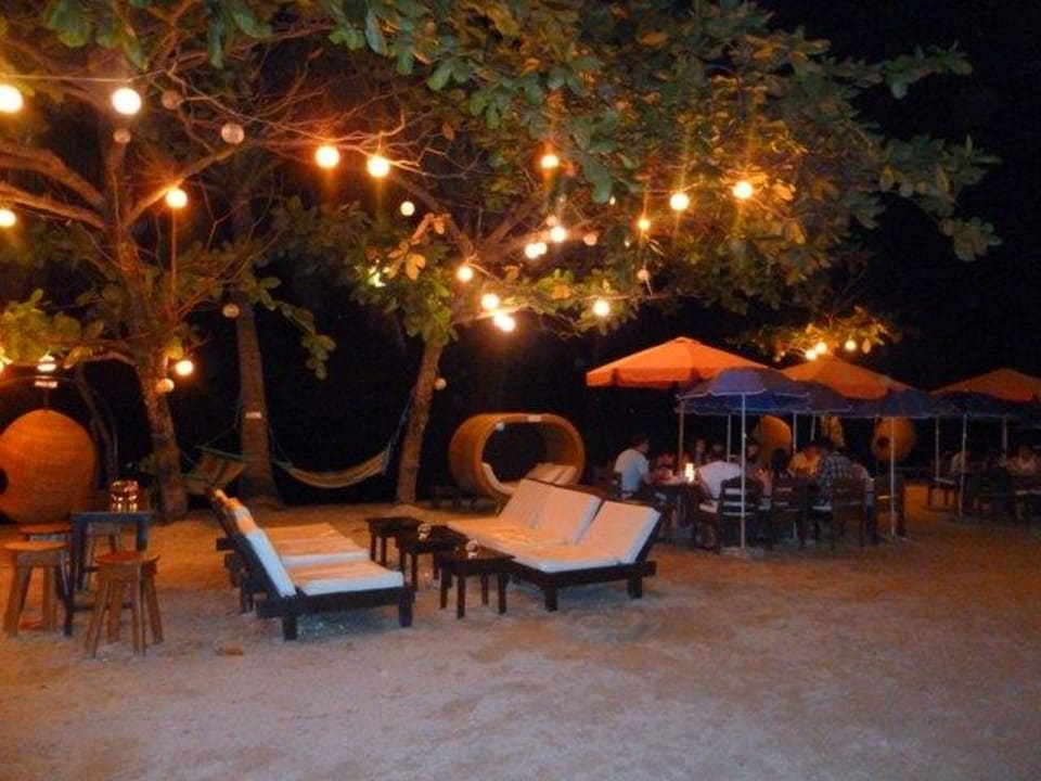 Unter tropischen Sternen - Lobby, Bar & Restaurant Sunset At Aninuan Beach Resort