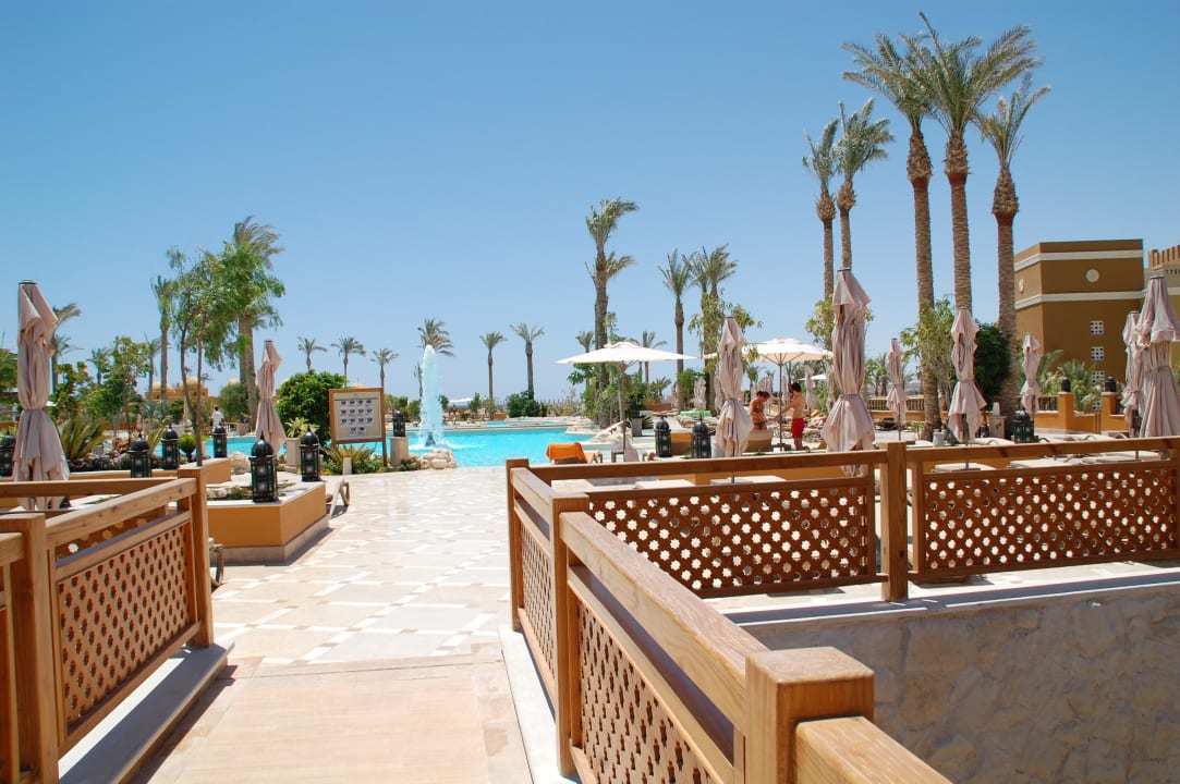 Blick in Richtung Poolanlage Grand Waterworld Makadi