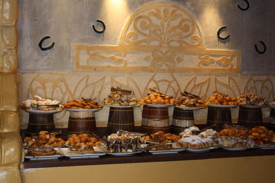 Teil des Büffets Pickalbatros Alf Leila Wa Leila Resort - Neverland Hurghada