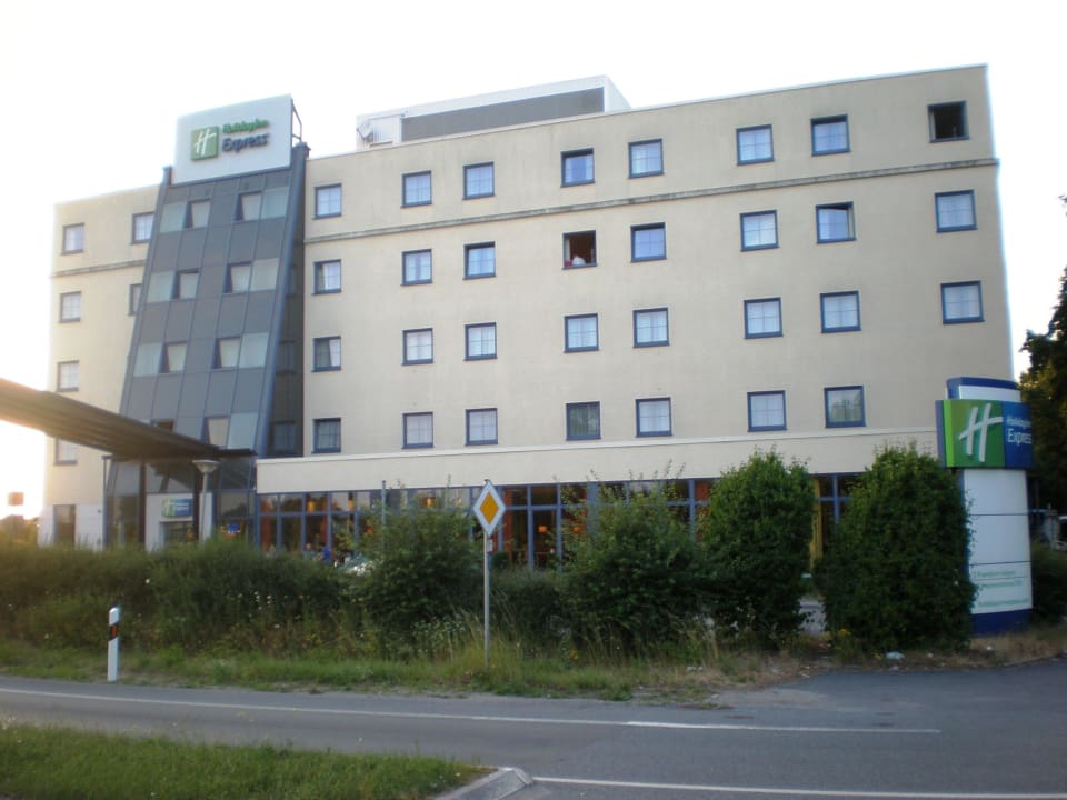 Anfahrt über die Langener Straße Holiday Inn Express Frankfurt - Airport