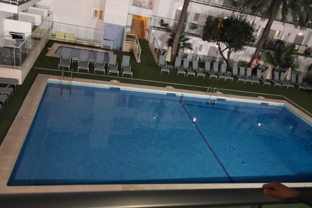 Abends beleuchtet Eix Alcudia Hotel