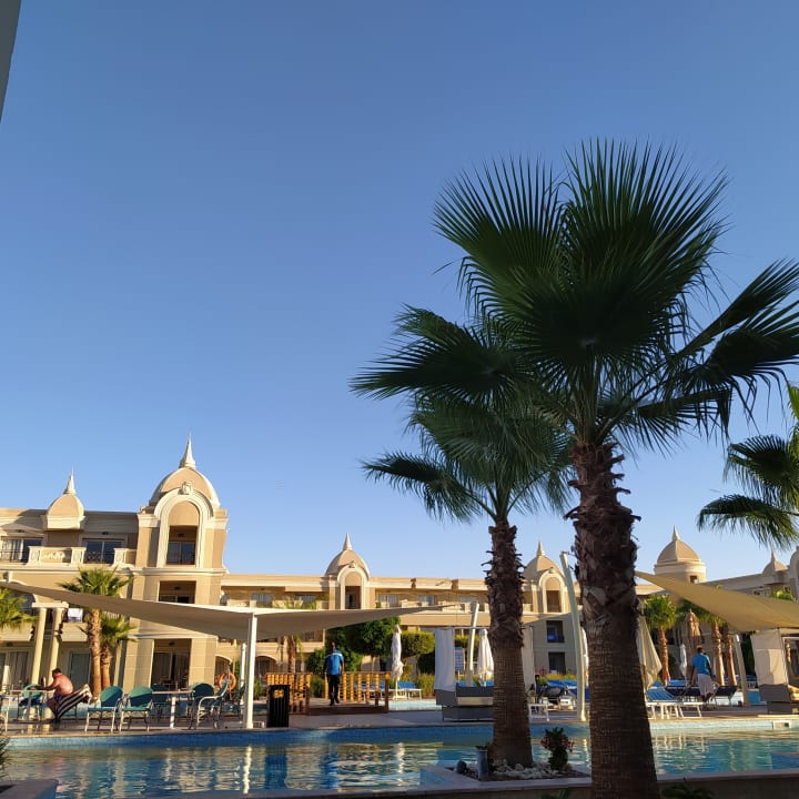 Pool Titanic Royal