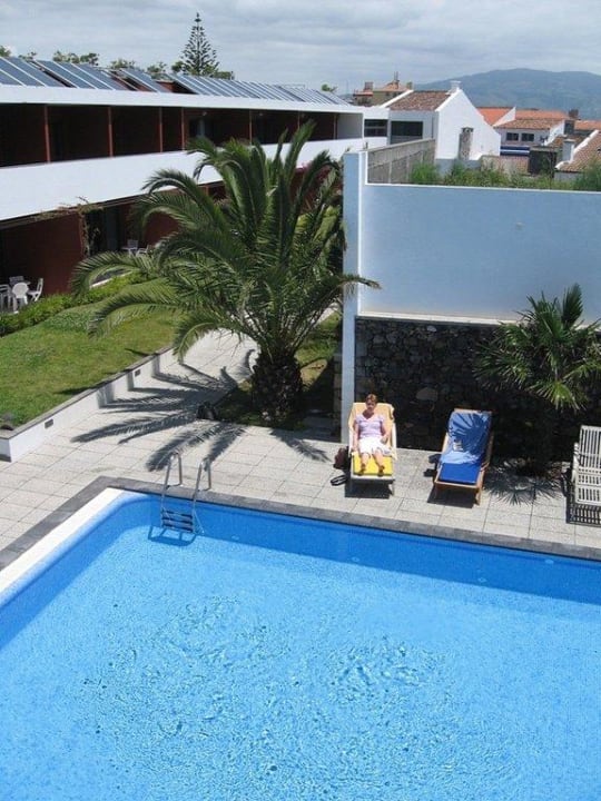 Zwembad En Hotelvleugel Antillia Hotel Apartments Ponta Delgada • Holidaycheck Azoren 3545