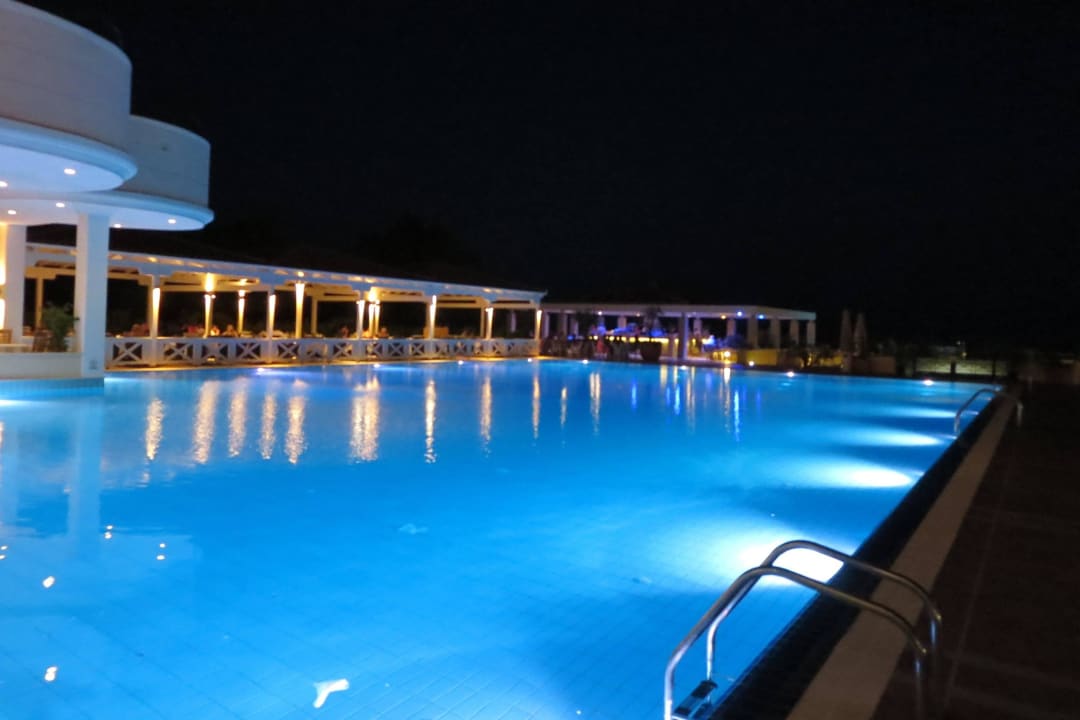 Poolbar hinten Porto Bello Royal