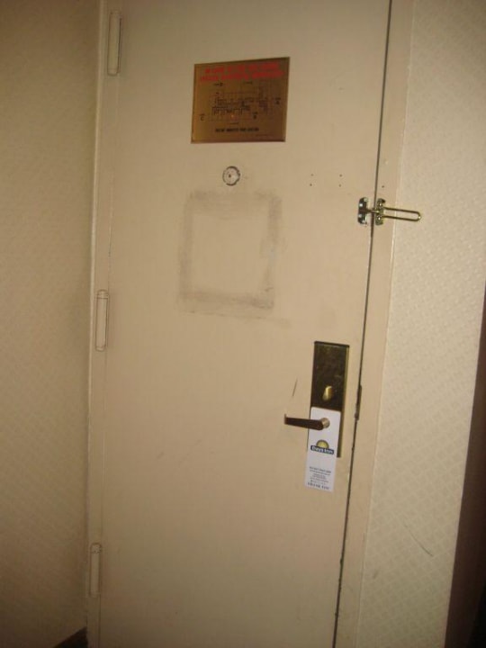 Zimmertür Days Inn by Wyndham Hotel New York City-Broadway