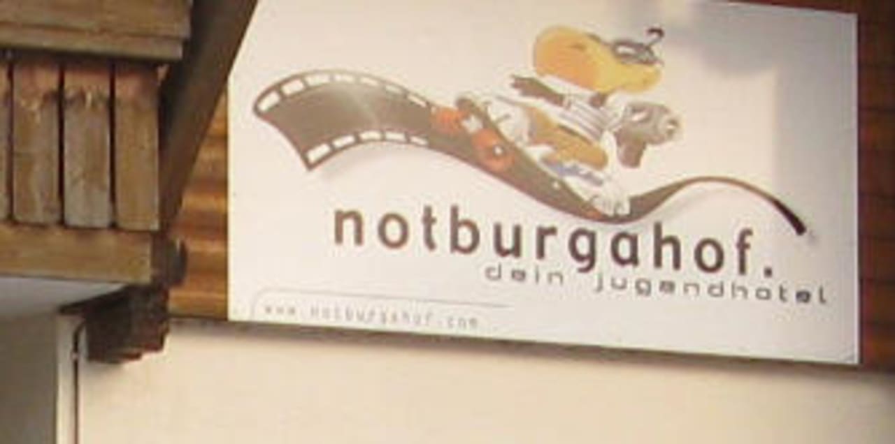 Hotelschild in Groß Jugendhotel Notburgahof