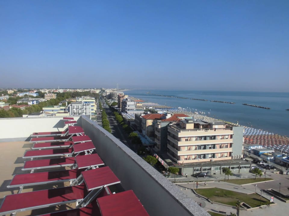 Von der Dachterrasse Hotel Metropol