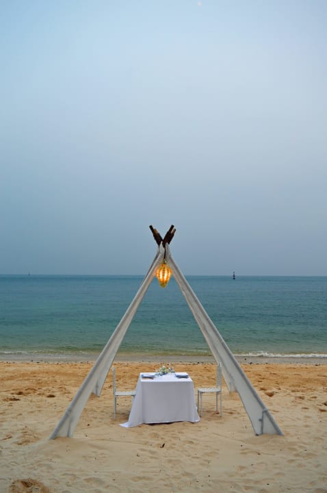 Candlelight Dinner am Strand Cape Panwa Hotel