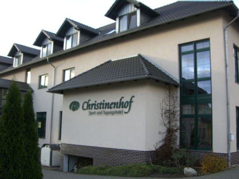 Blick von der Strasse Christinenhof & Spa