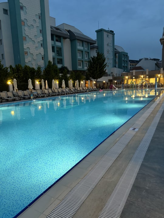 Pool Side Story Resort & Spa