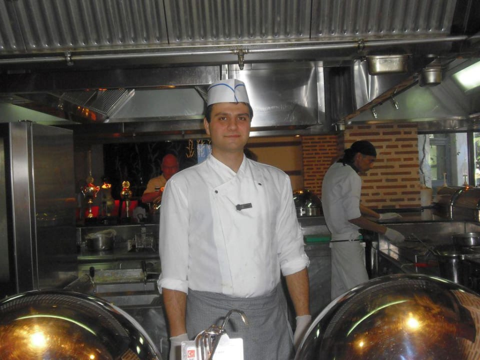 Einer von vielen netten Köchen, die uns verwöhnen Limak Limra Hotel & Resort