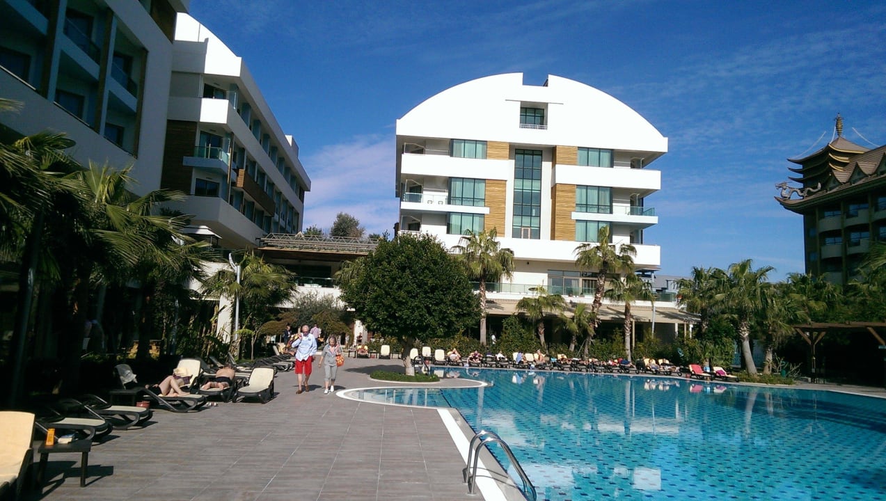 Blick aufs Hotel Port Side Resort Hotel