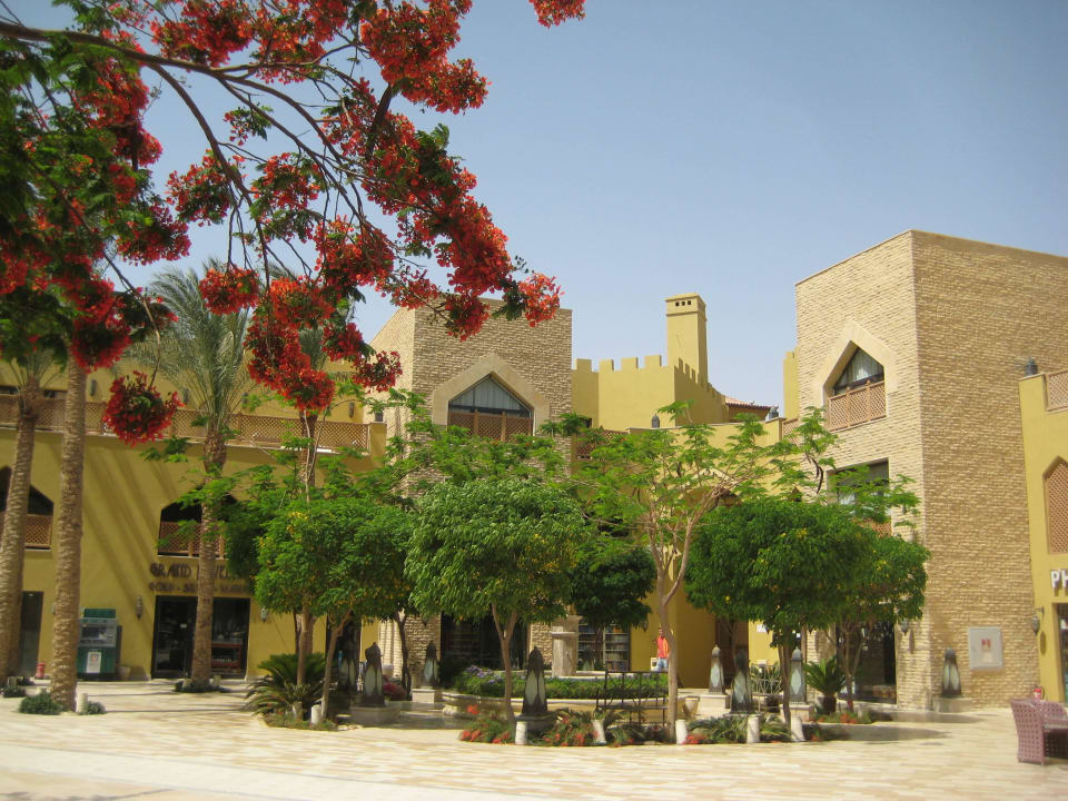 "Café Vienna" + Apotheke + Shops Makadi Spa - Adults only