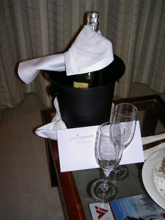 Das stand für uns als Stammgäste im Zimmer bereit Das Sonnreich Thermenhotel Loipersdorf