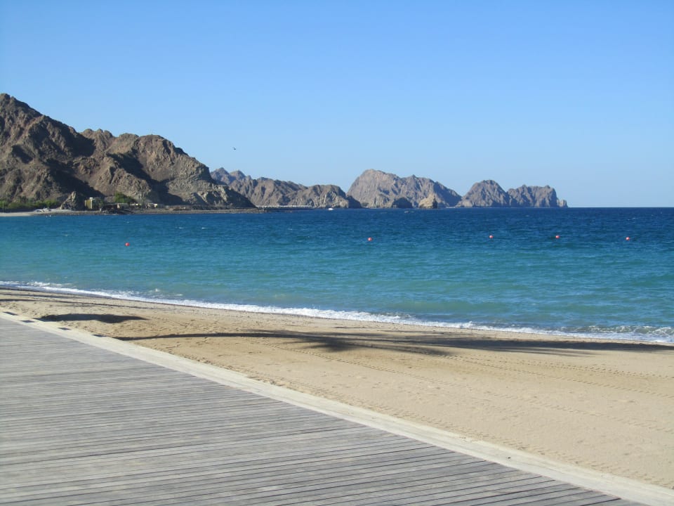 Strand Al Bustan Palace - A Ritz-Carlton Hotel