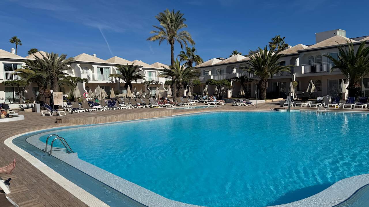 Pool H10 Ocean Suites