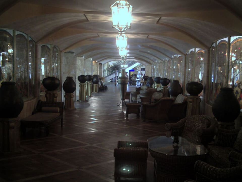 Lobby Imperial Palace Hotel