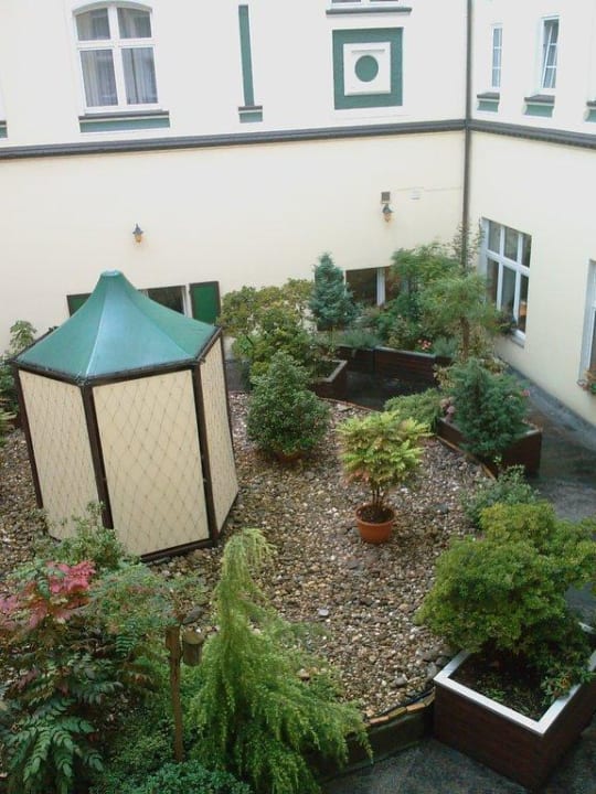 Ausblick in den Innenhof Sure Hotel by Best Western Essener Hof