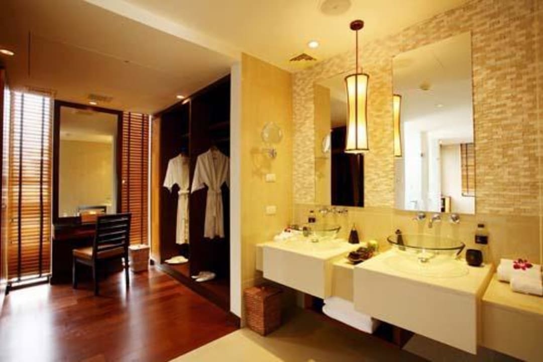 Royal jacuzzi penthouse 3BRs Mövenpick Resort Bangtao Beach Phuket