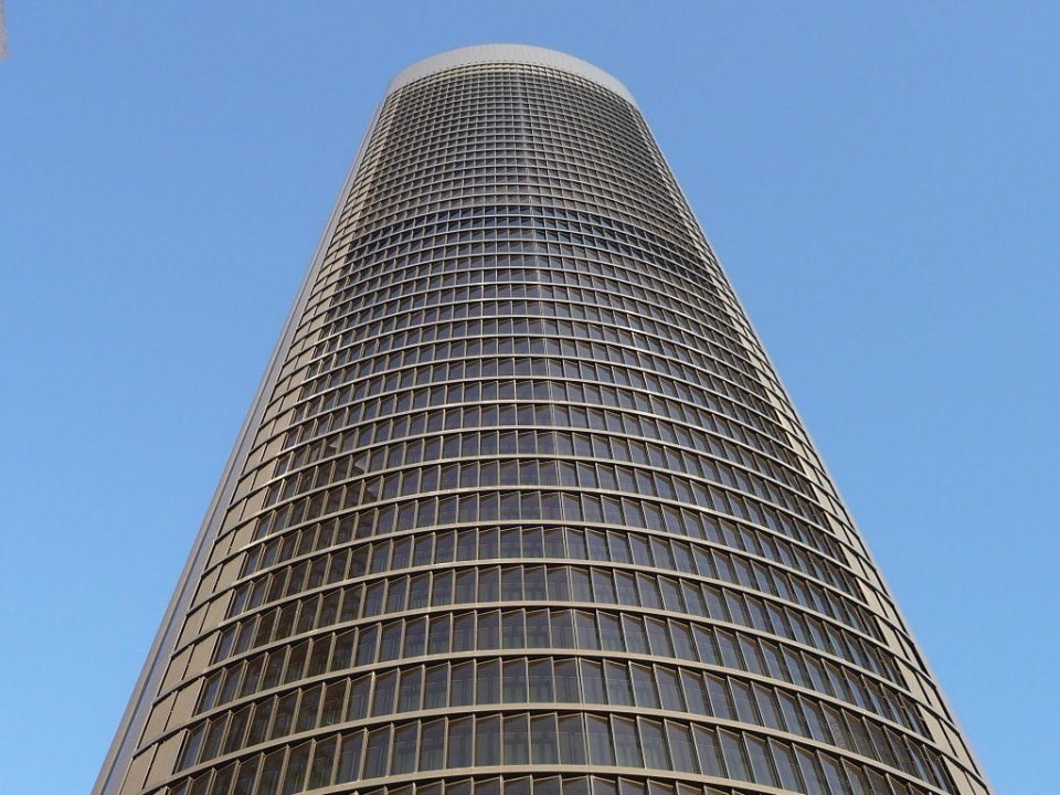 Aussenansicht Turmfassage Hotel Eurostars Madrid Tower