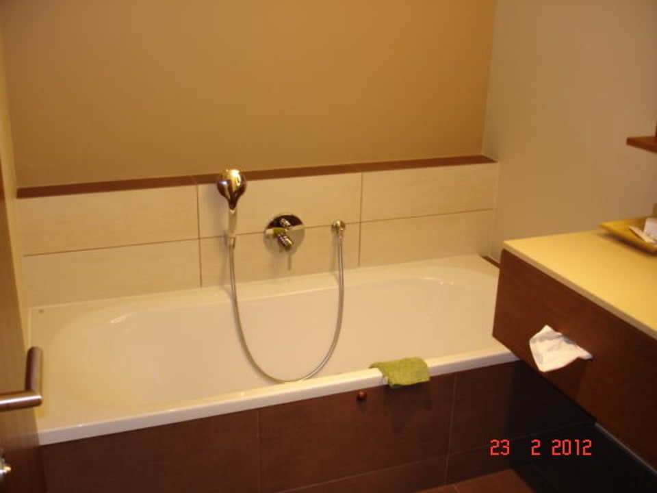 Bad im Zimmer 106  Falkensteiner Hotel Bad Leonfelden