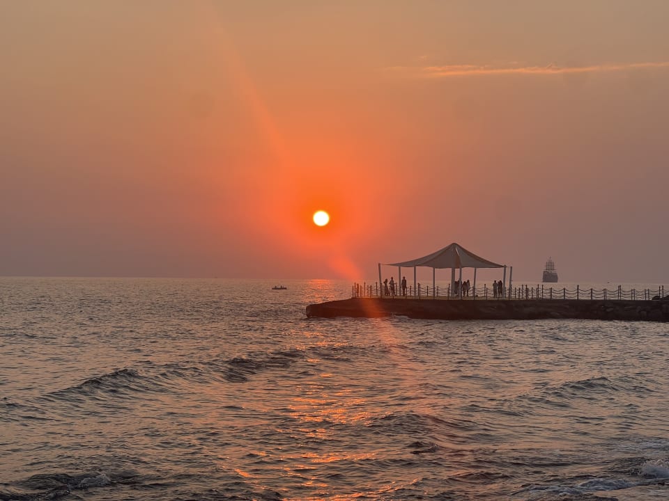 Strand Rubi Platinum Sign