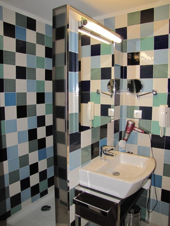 Bad mit Dusche Axis Porto Business & Spa Hotel