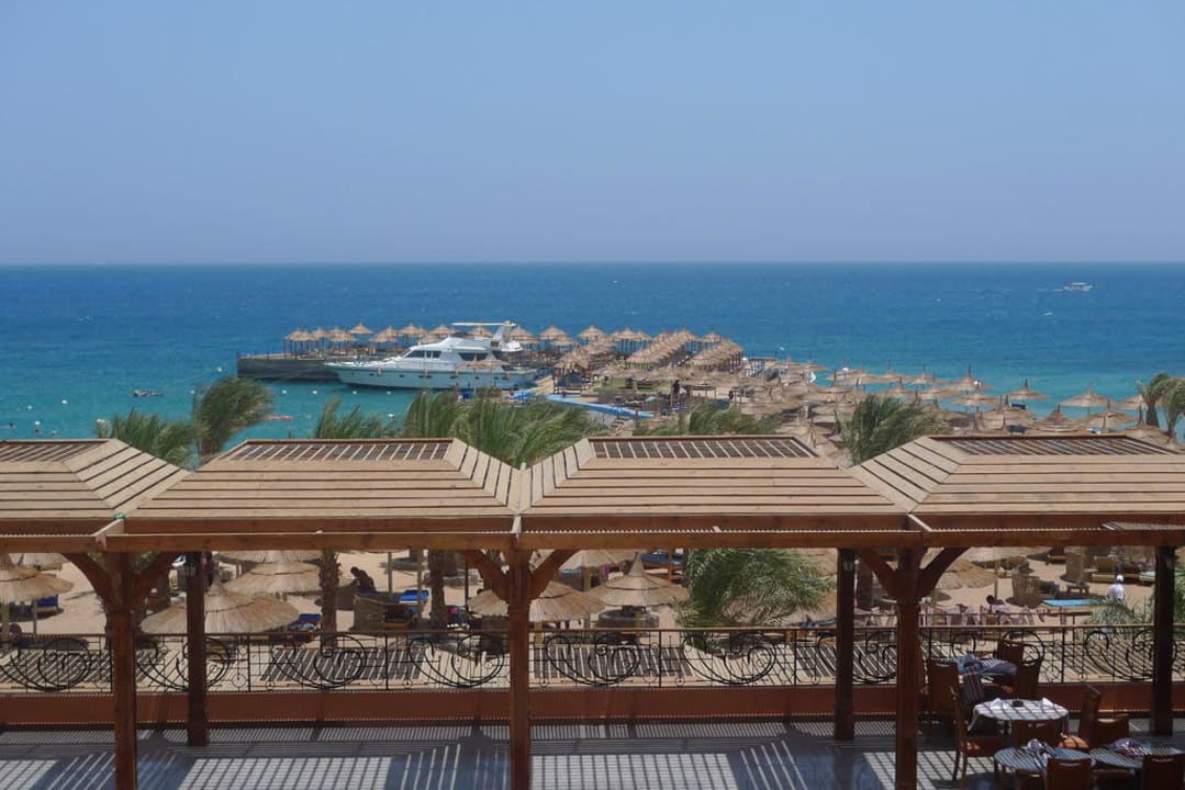 Blick vom Zimmerbalkon aufs Meer Beach Albatros Resort