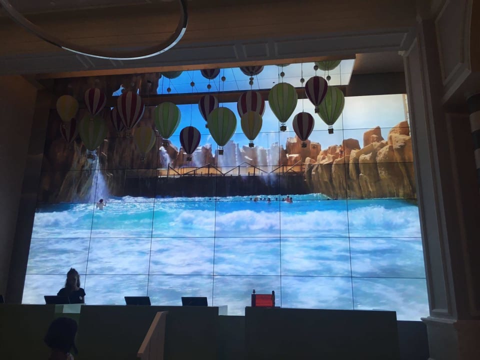 Riesiger Bildschirm The Land of Legends Kingdom Hotel