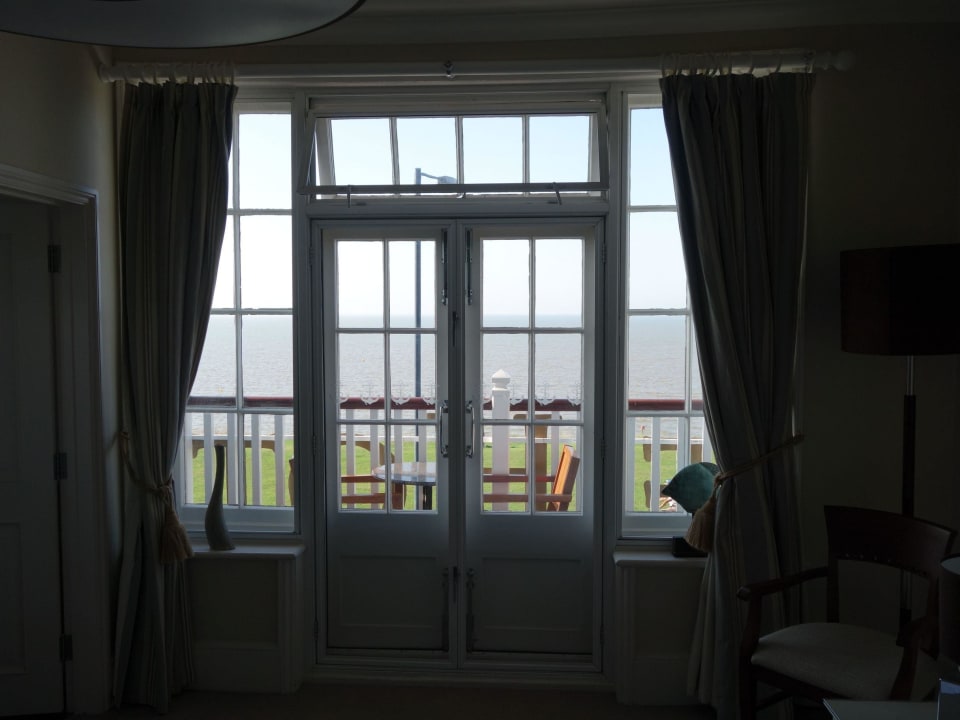 Blick aus dem Zimmer aufs Meer Hotel The Marine
