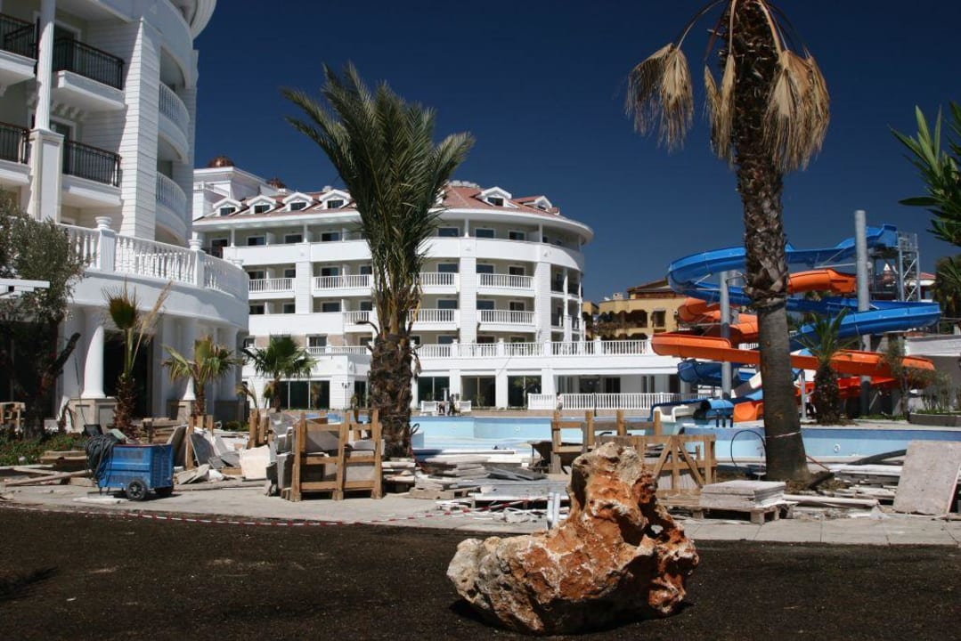 Alba Queen im Juni Alba Queen Hotel