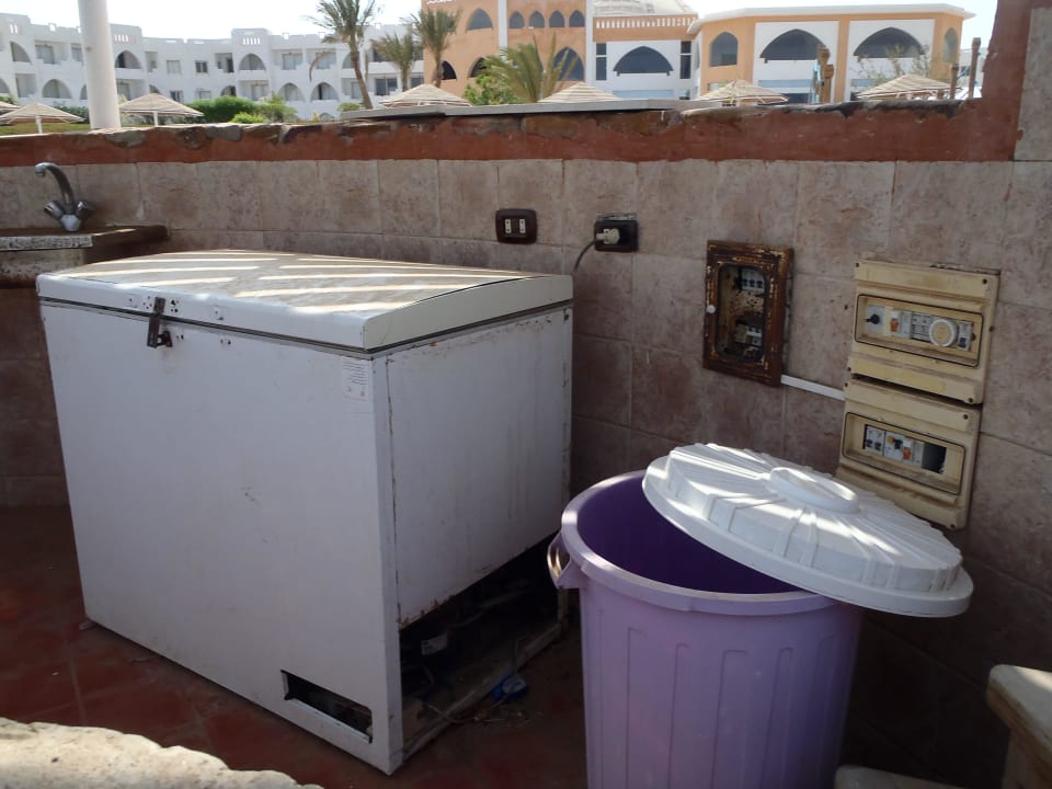 Pool Bar Three Corners Equinox Beach Resort