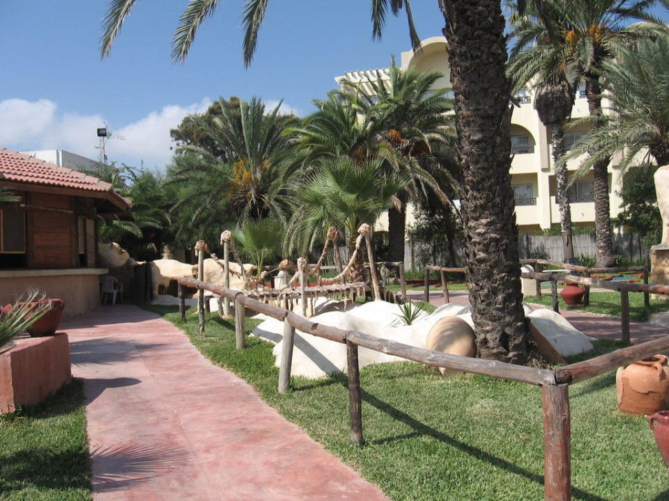 Kurz vorm Strand Hotel Nesrine