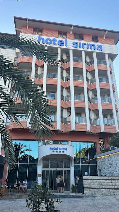 Außenansicht Hotel Sirma