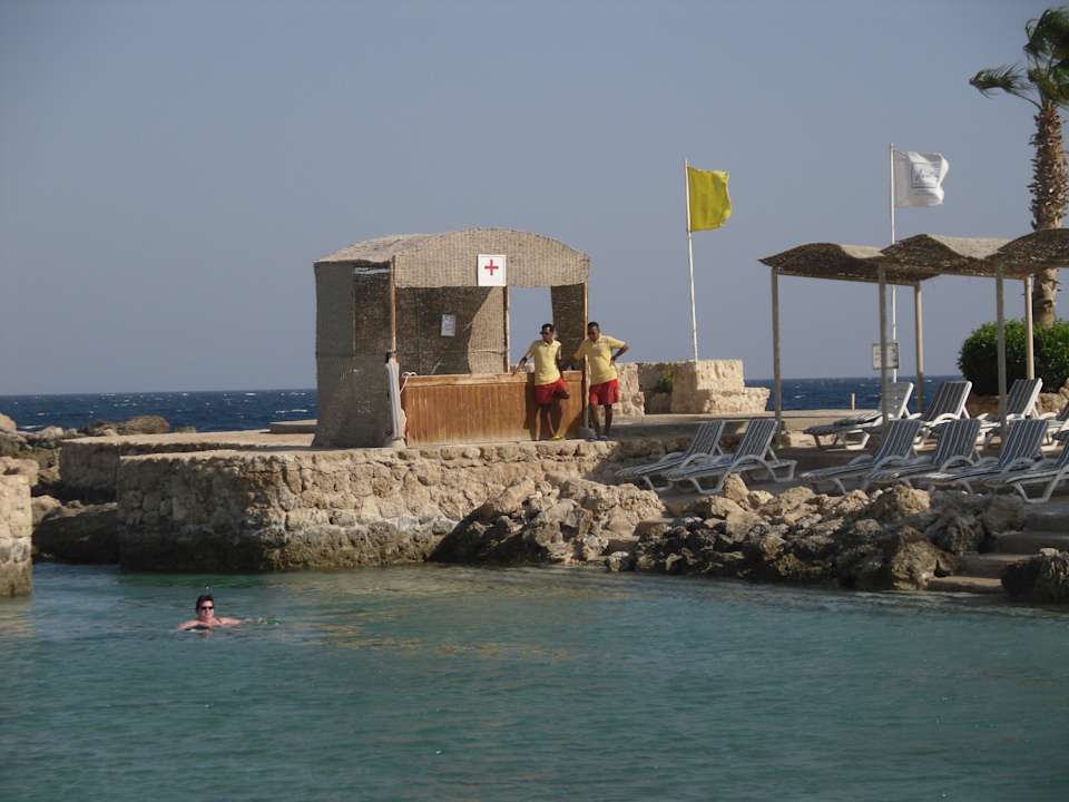 Спасатели уже на страже Pickalbatros Citadel Resort