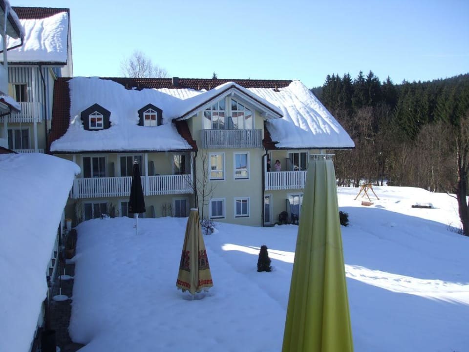 Westseite des Ahornhofs mit Terrasse Hotel Ahornhof