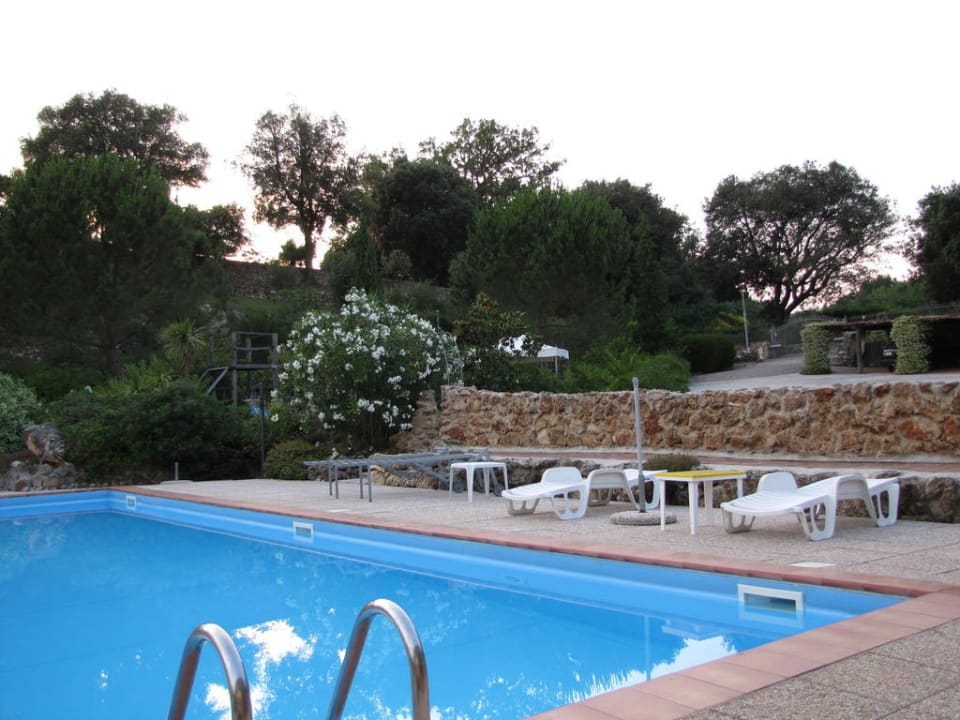 Pool und Liegeflächen L'Ostello di Rigalloro