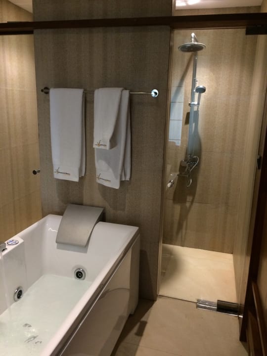 Zimmer Pandanus Beach Resort & Spa