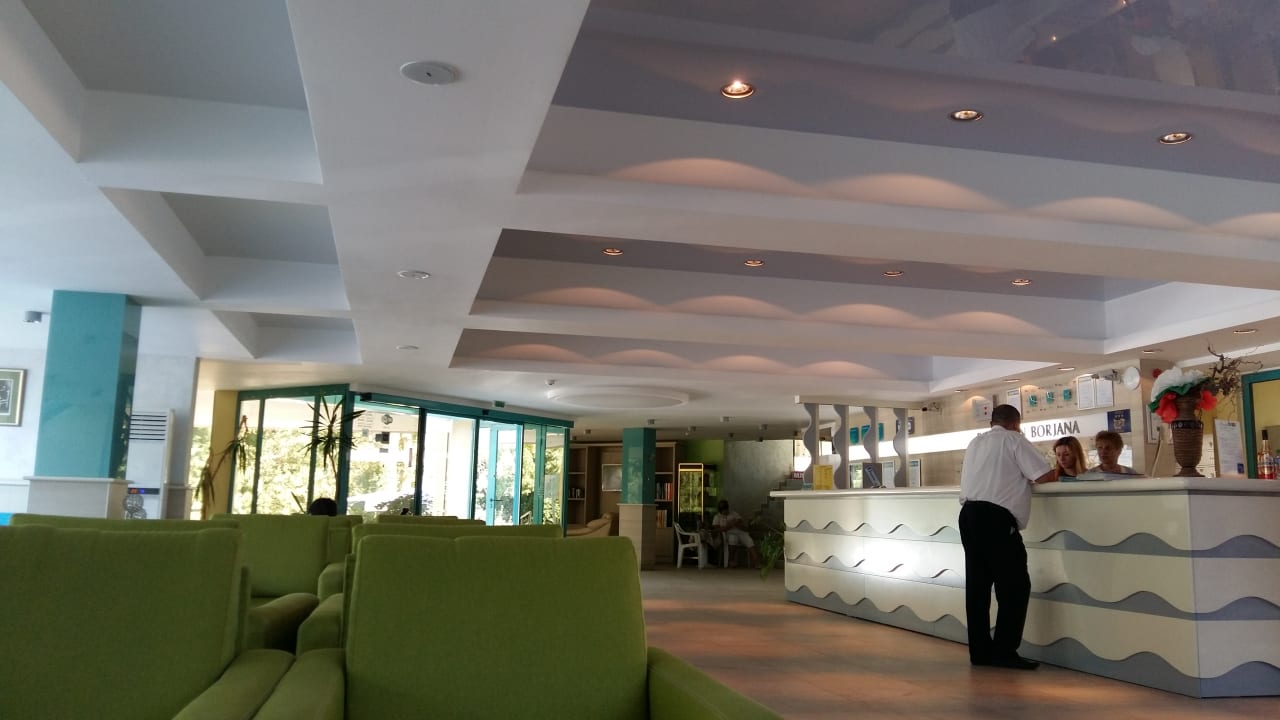 Lobby Hotel Borjana