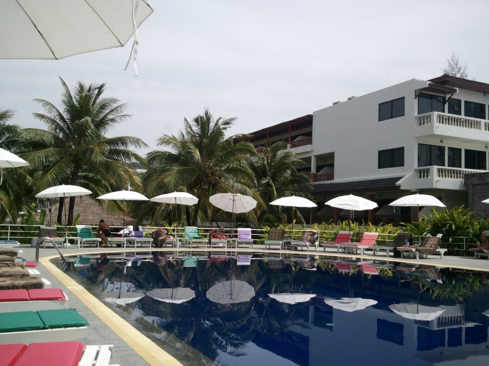 Poolanlage in Strandnähe Sunprime Kamala Beach