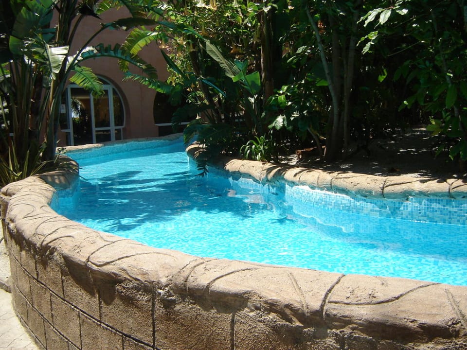 Poolanlage innen Playacálida Hotel